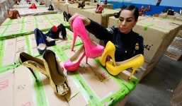 Những 'siêu phẩm' hàng nhái như thật đến từ Trung Quốc